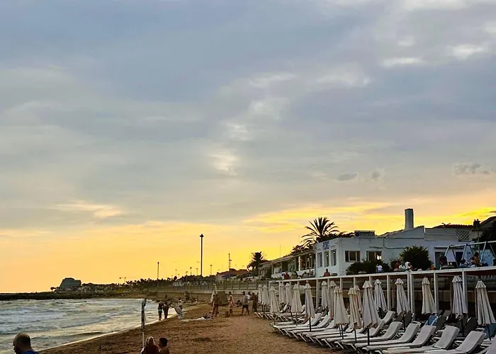 Apartment Bonaire Penthouse 2 Terraces Steps From Sitges