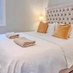 Apartment Bonaire Penthouse 2 Terraces Steps From Sitges